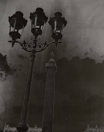 Jean Moral, La colonne Vendôme, 1932
Vintage gelatin silver print, 11 1/2 x 9 1/8 in. (29.2 x 23.2 cm)
1176
Price Upon Request