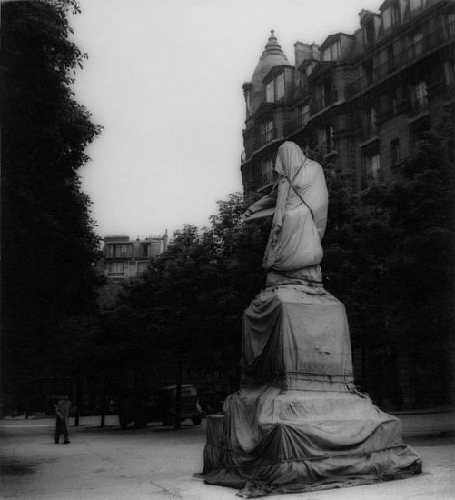 Josef Breitenbach, Veiled Statue, Paris, c. 1933-39
Early gelatin silver print, printed ca. 1942-48, 12 1/4 x 11 in. (31.1 x 27.9 cm)
3286
Sold
