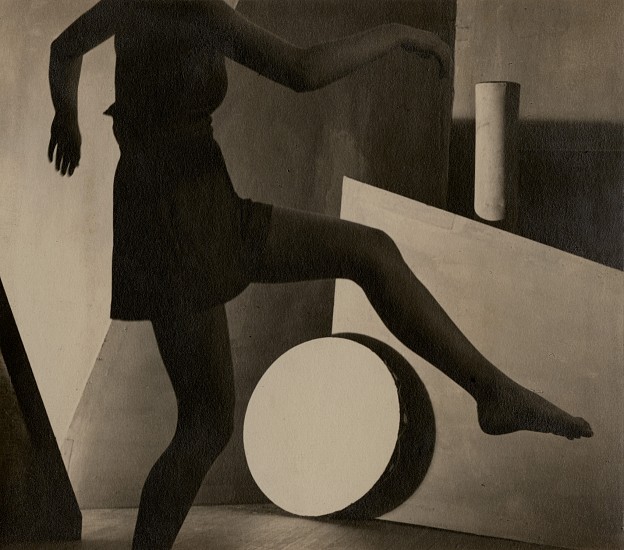Eliot Elisofon, Untitled, likely Anna Sokolow, c. 1937
Vintage gelatin silver print, 4 5/16 x 4 7/8 in. (10.9 x 12.4 cm)
6036
Sold