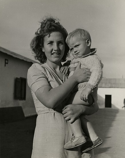 Eliot Elisofon, Concentration Camp in French Morocco, 1942
Vintage gelatin silver print, 9 1/4 x 7 3/8 in. (23.5 x 18.7 cm)
Mother and Child, Albina Martinez with 17 month old son. In this camp two years. Father is Antonio Martinez interned in Missour. He was a Lieutenant in an International Brigade. He has never seen his son.
(Sold as part of a group of 18 prints)
6112