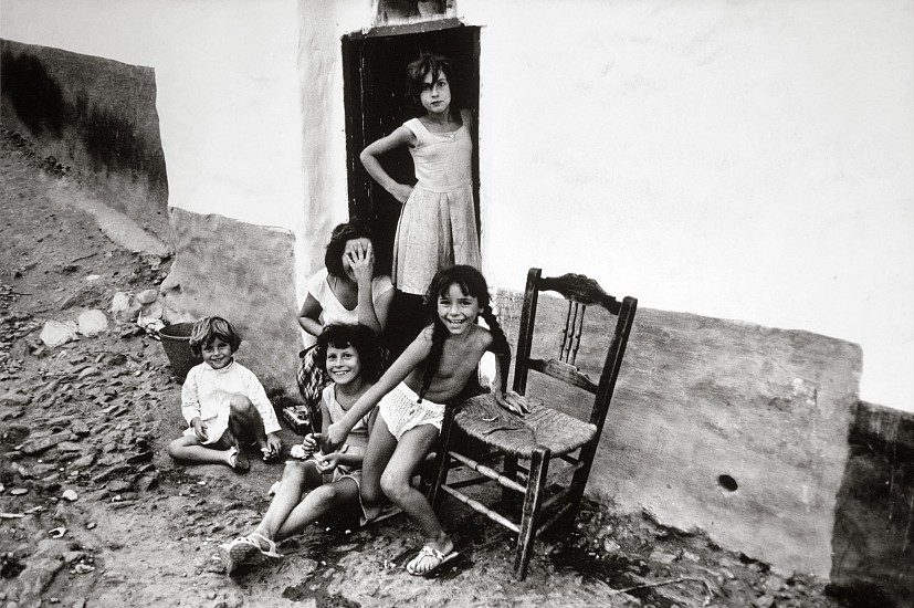 Roger Mayne, Children, Almunecar, Costa Del Sol, 1962
Vintage gelatin silver print; printed 1965, 24 15/16 x 35 3/4 in. (63.3 x 90.8 cm)
2954
$12,000