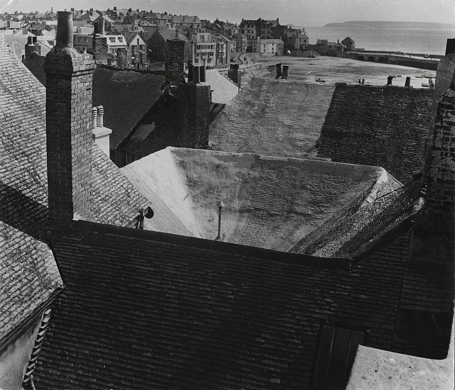 Roger Mayne, Rooftops, St. Ives, Cornwall, 1953
Vintage gelatin silver print, 7 5/8 x 8 13/16 in. (19.4 x 22.4 cm)
4251
Sold