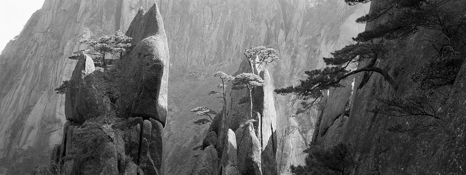 Lois Conner, Huangshan, Anhui, China, 1985
Pigment print, 23 1/2 x 60 in. (152.4 x 59.7 cm)
Edition of 6
7168