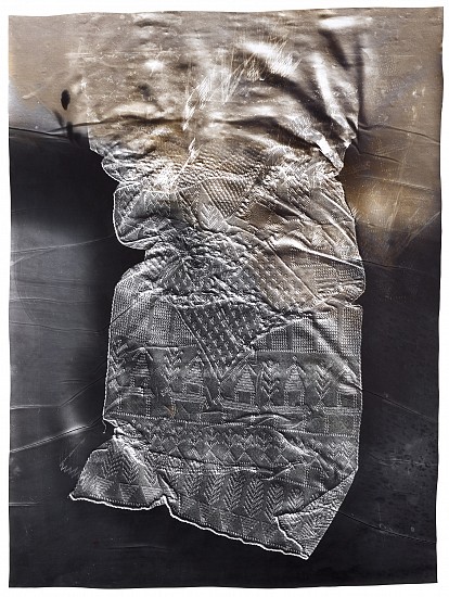 Klea McKenna, Kingdoms Are Clay (1), 2018
Toned gelatin silver print; unique photogram with impression, 41 1/2 x 31 1/2 in. (105.4 x 80 cm)
Impression of an assuit shawl made of linen and silver. Egypt, 1920s.
7703