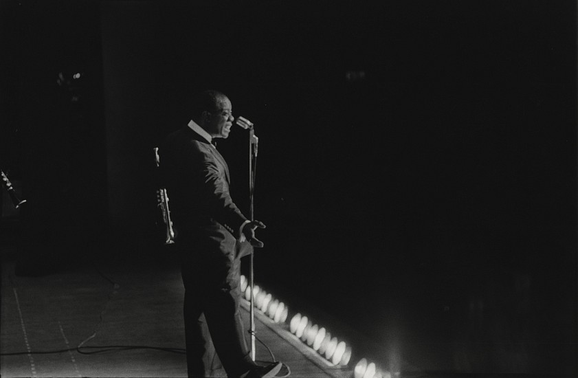 Paul J. Hoeffler, Louis Armstrong, Concert at the Old War Memorial Auditorium, Rochester, New York, 1956
Gelatin silver print; printed later, 11 x 14 in. (27.9 x 35.6 cm)
A lovely image of Louis Armstrong onstage in 1956.  Signed by the photographer.
7371
Sold