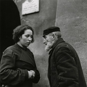 Roman Vishniac - Grandfather and Granddaughter, Lublin