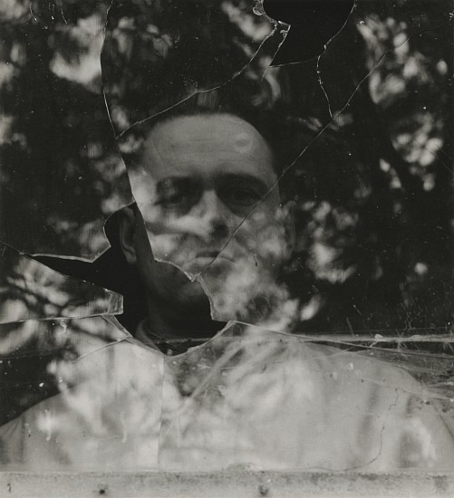 Cranston Ritchie, Ralph Eugene Meatyard, c. 1960
Vintage gelatin silver print, 6 3/8 x 5 13/16 in. (16.2 x 14.8 cm)
8409
Sold