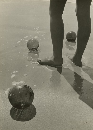 Jean Moral, Untitled, 1931
Vintage gelatin silver print, 11 1/4 x 8 1/16 in. (28.6 x 20.5 cm)
8564
$8,000