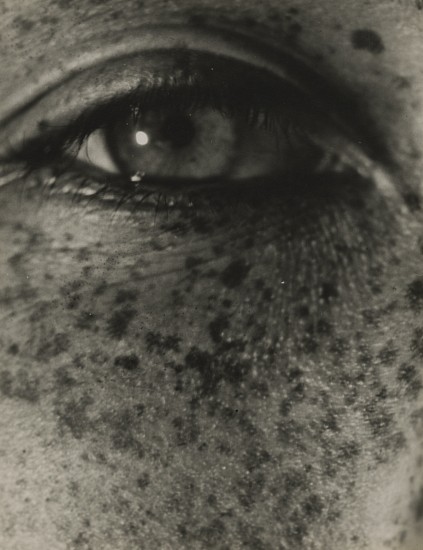 Jean Moral, L'oeil, 1927
Vintage gelatin silver print, 11 3/8 x 8 3/4 in. (28.9 x 22.2 cm)
8565
$10,000