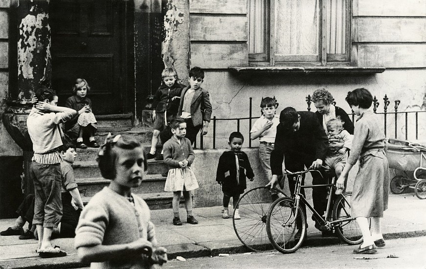 Roger Mayne, Southam Street Group, North Kensington, London, 1956
Vintage gelatin silver print, 12 11/16 x 19 15/16 in. (32.2 x 50.6 cm)
8287
$9,000