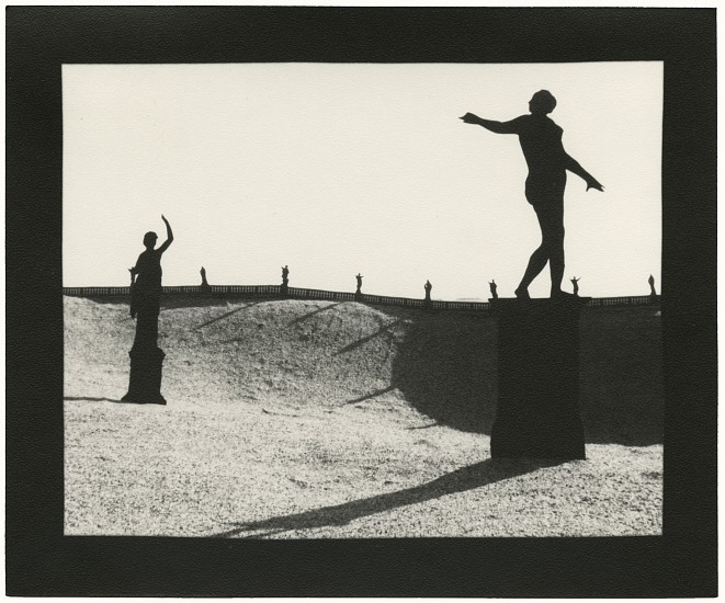 Ruth Thorne-Thomsen, September 4th, Wisconsin, 1991
Vintage gelatin silver print, 3 5/8 x 4 1/2 in. (9.2 x 11.4 cm)
From the series Songs of the Sea.
8771
$3,000