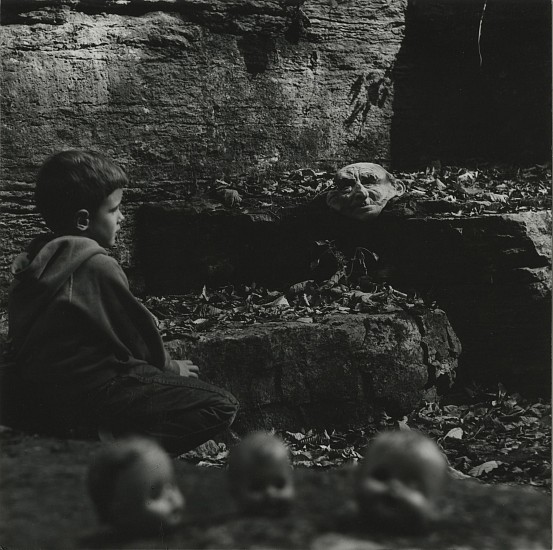 Ralph Eugene Meatyard, Untitled, c. 1960-64
Vintage gelatin silver print, 7 3/4 x 7 3/4 in. (19.7 x 19.7 cm)
8381
$10,000